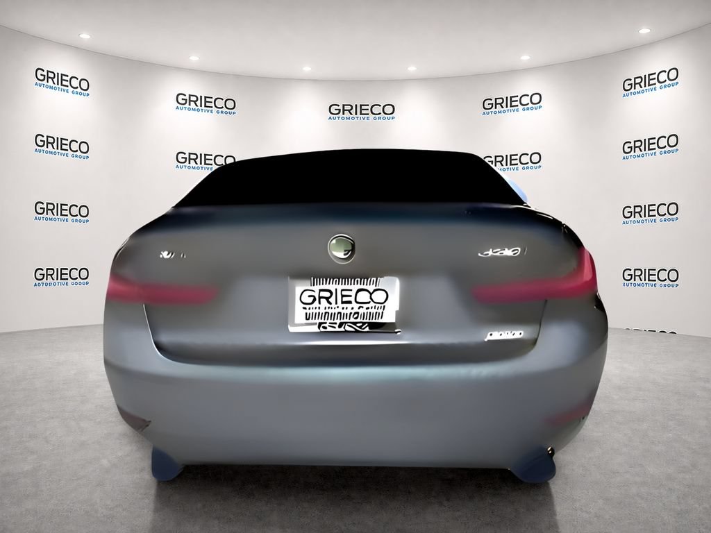 Used 2020 BMW 330i xDrive Sedan w/ Convenience Package AWD/4WD image 3