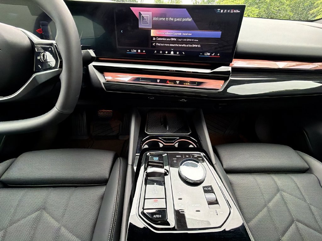 Used 2026 BMW i5 eDrive40 w/ Premium Package AWD/4WD image 24