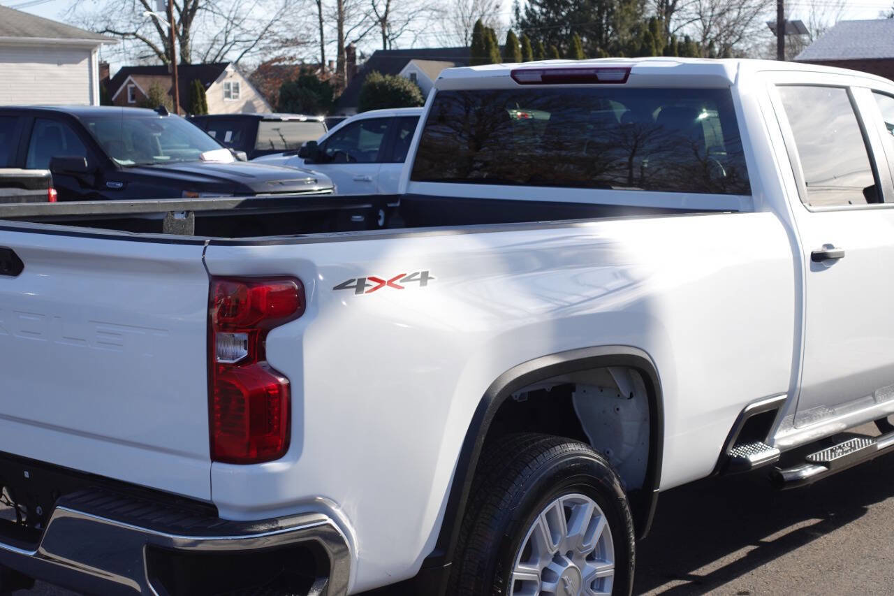 Used 2022 Chevrolet Silverado 2500 W/T w/ WT Convenience Package AWD/4WD image 12