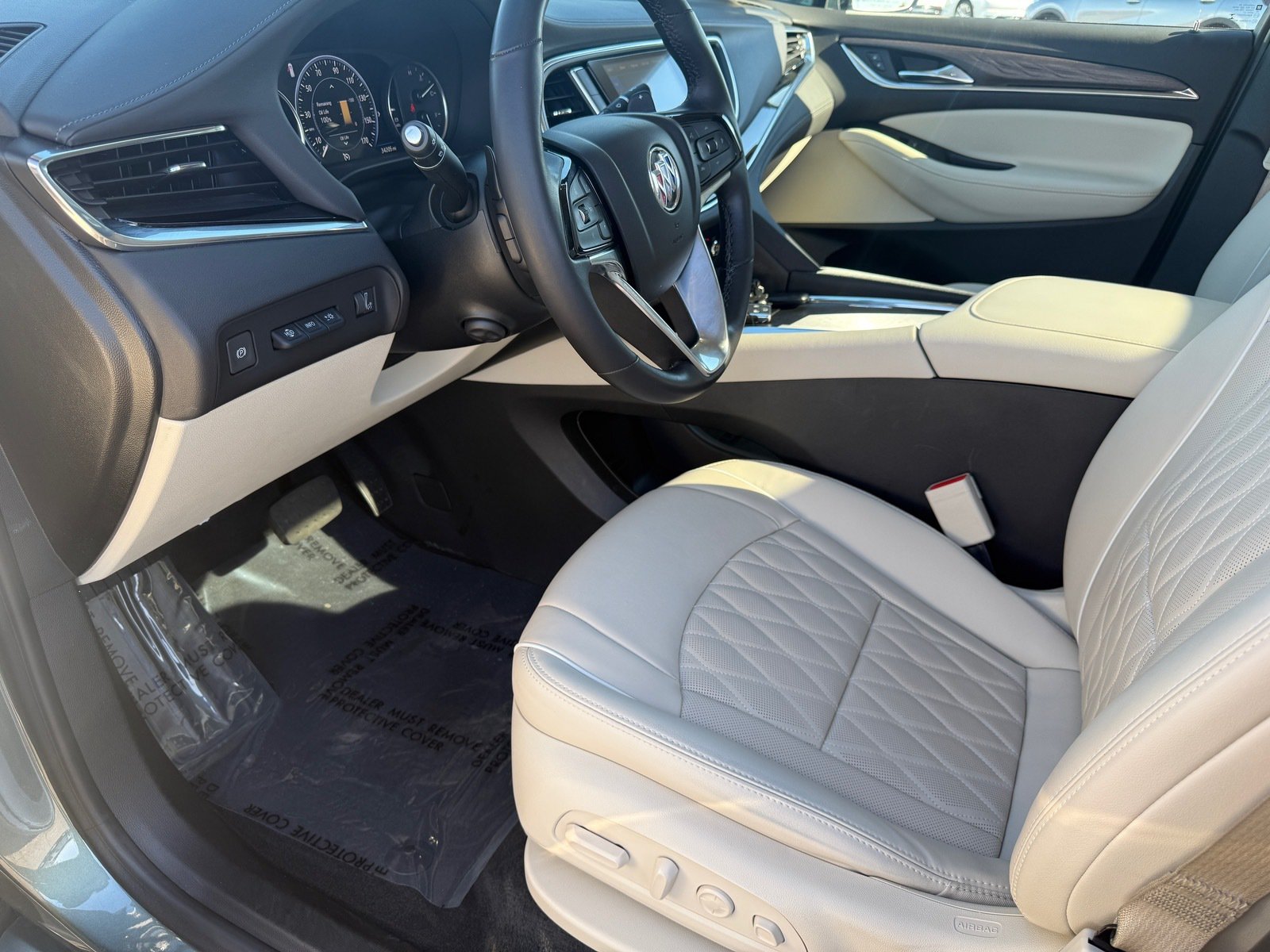Used 2023 Buick Enclave Avenir w/ Avenir Technology Package AWD/4WD image 11