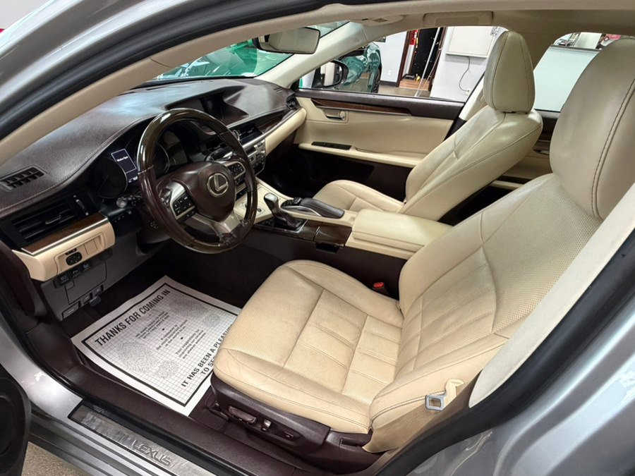 Used 2016 Lexus ES 350 w/ Luxury Package w/Wood Trim image 12