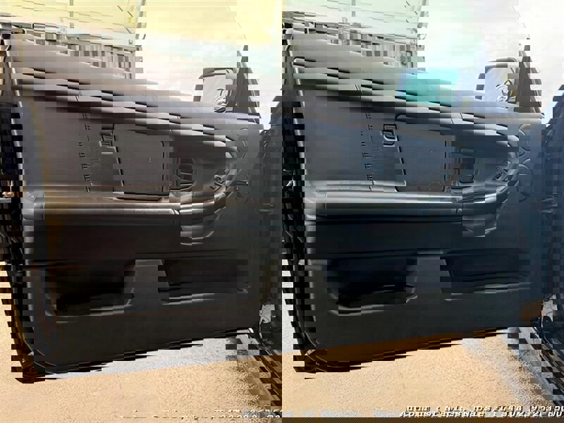 Used 1999 BMW 323i Convertible image 23