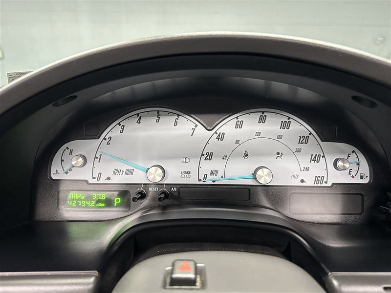 Used 2002 Ford Thunderbird Deluxe image 37