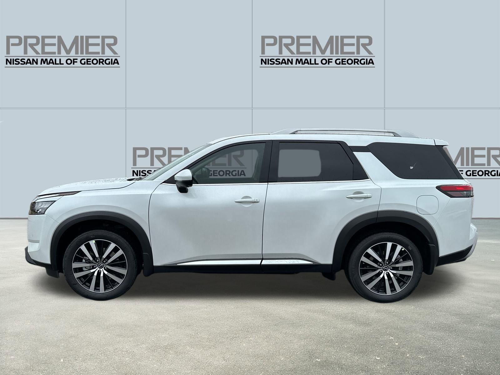 New 2025 Nissan Pathfinder Platinum image 8