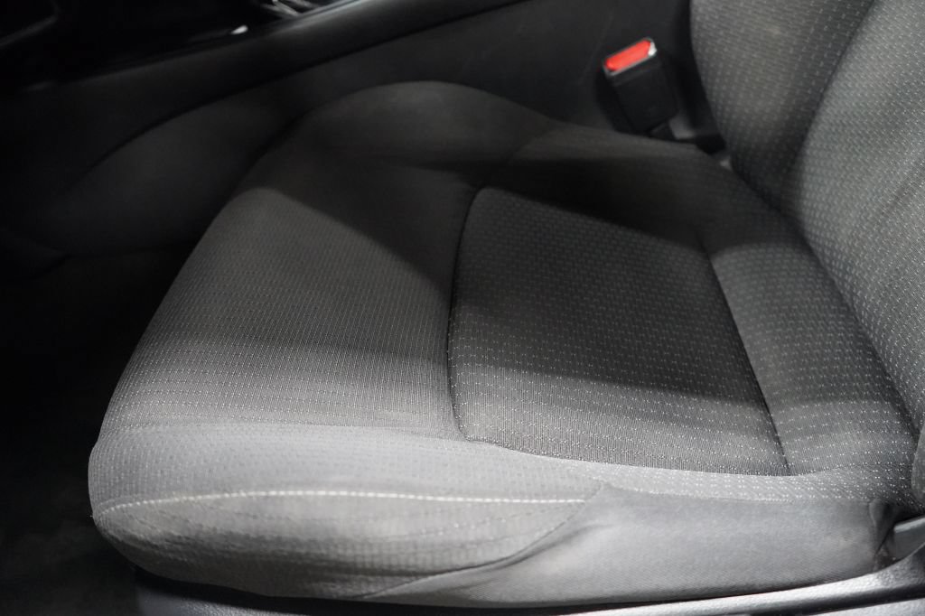 Used 2019 Toyota C-HR LE FWD image 11