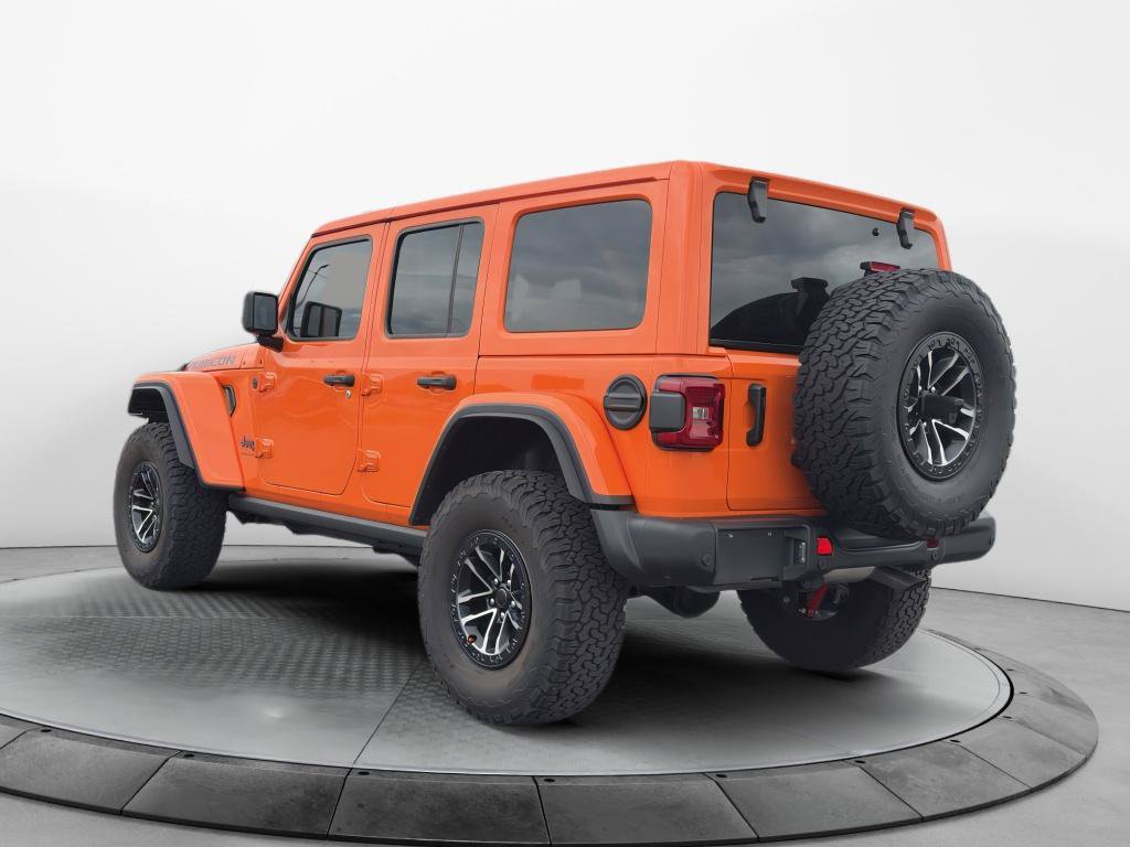 Used 2025 Jeep Wrangler Unlimited Rubicon AWD/4WD image 3