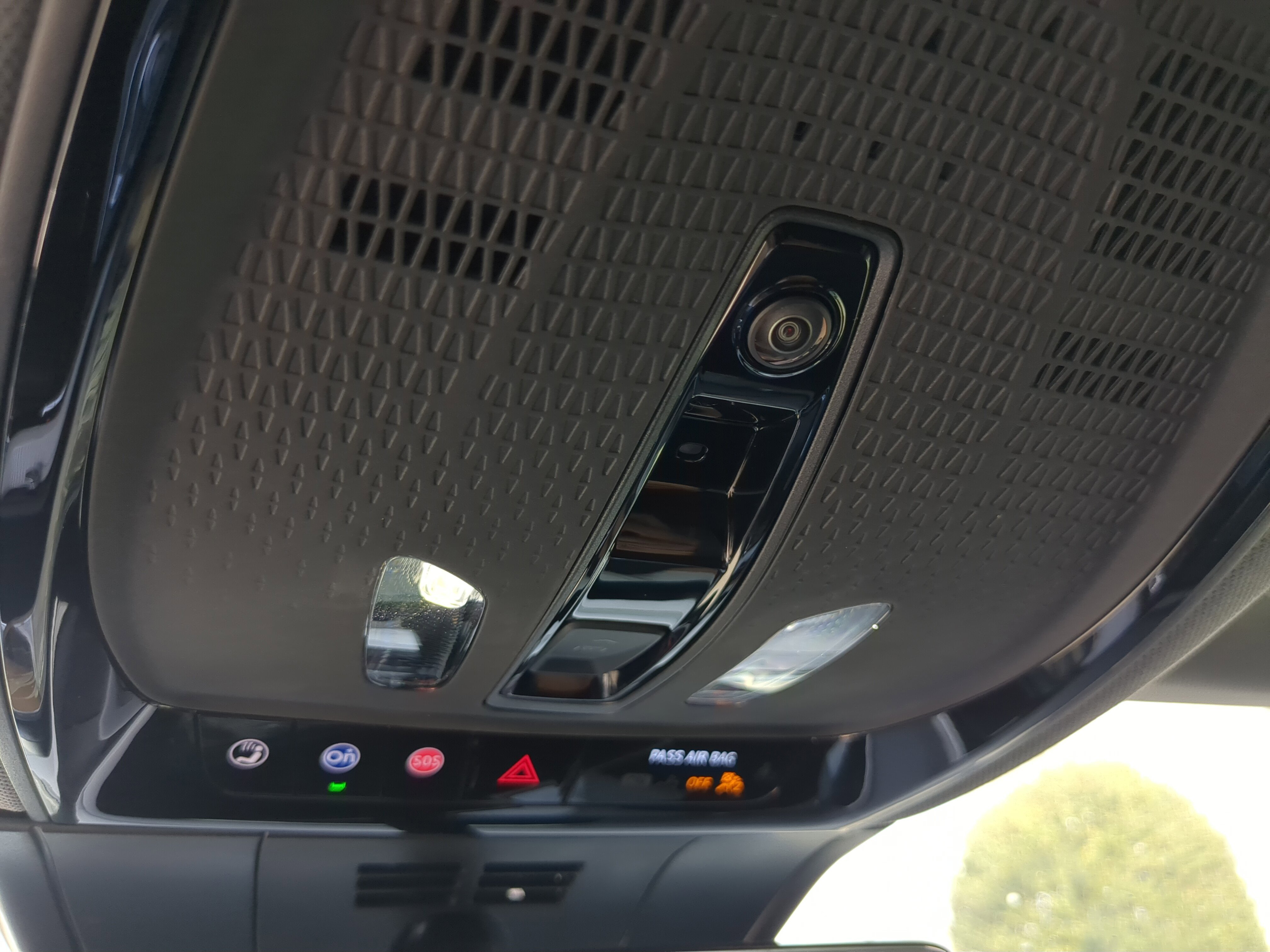 New 2025 Cadillac Optiq Luxury 2 image 19