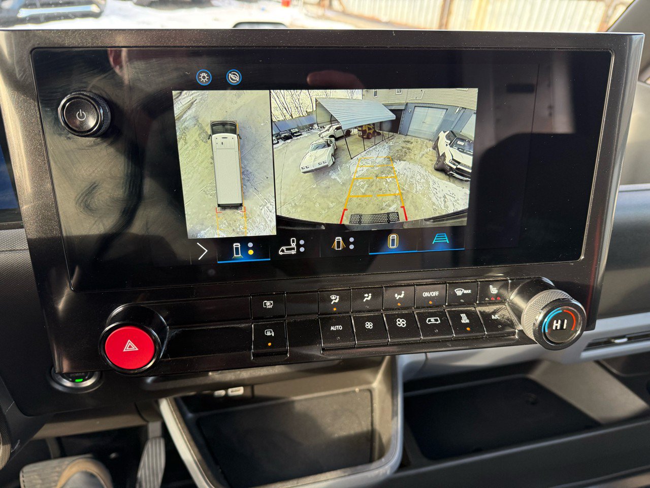 Used 2025 Chevrolet Brightdrop 600 w/ Power Door Package AWD/4WD image 8