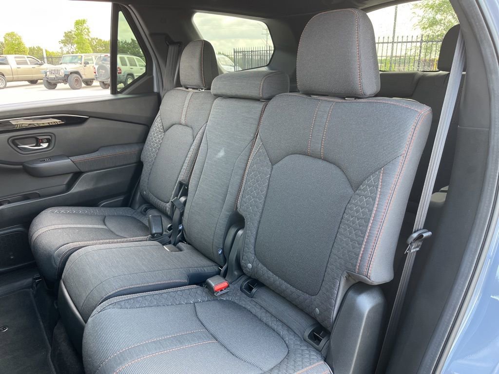 Certified 2025 Honda Pilot Sport image 26