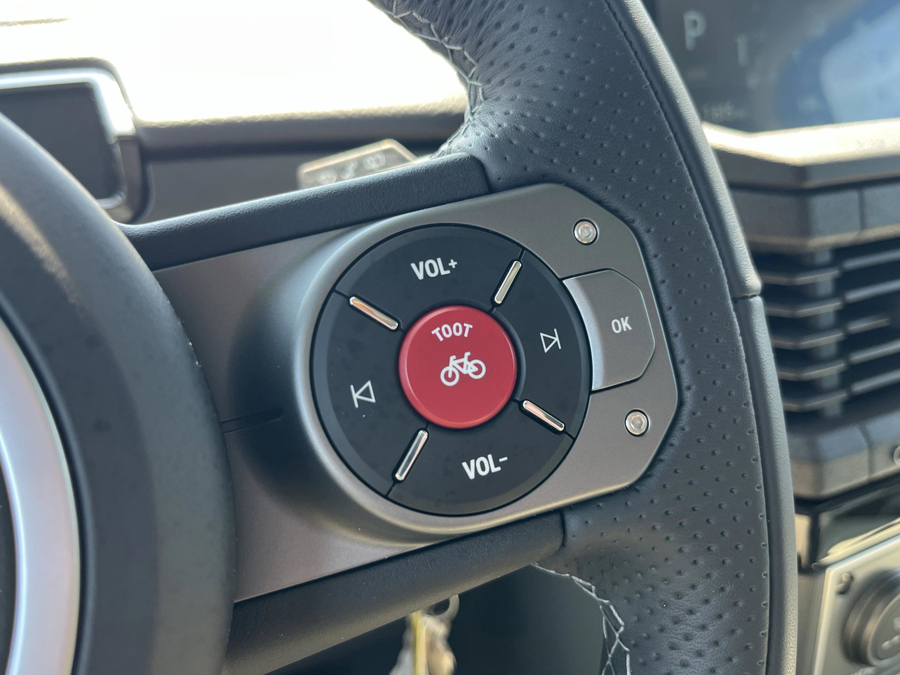 Used 2025 INEOS Grenadier Fieldmaster Edition image 13