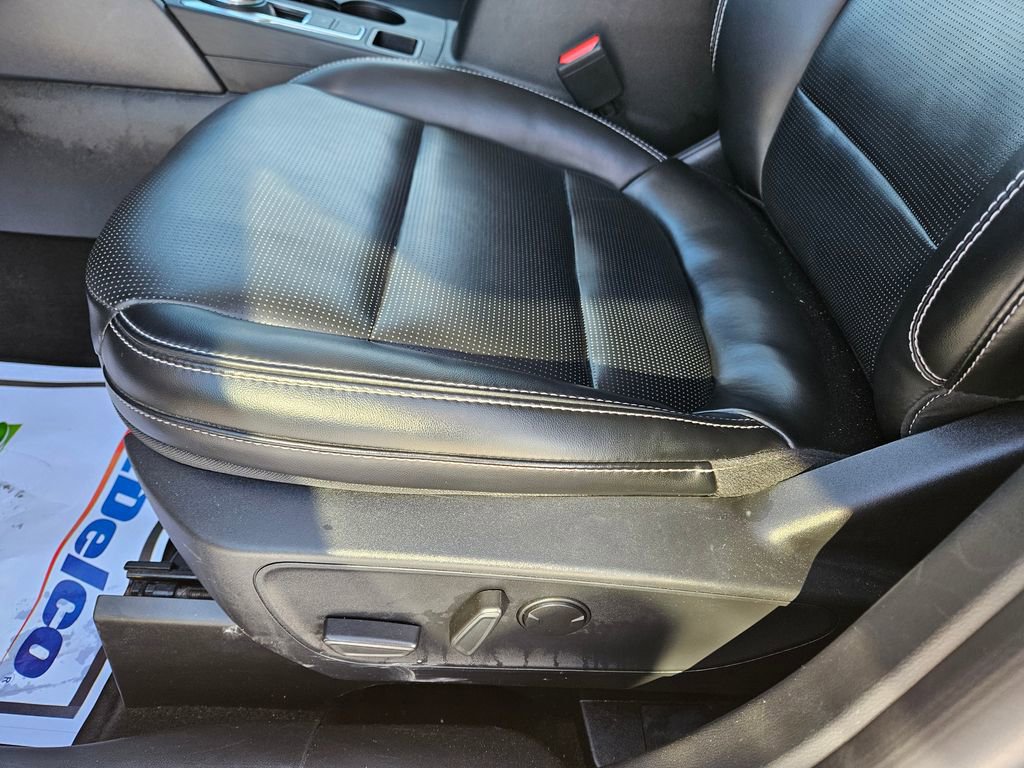 Used 2024 Ford Escape Platinum image 25