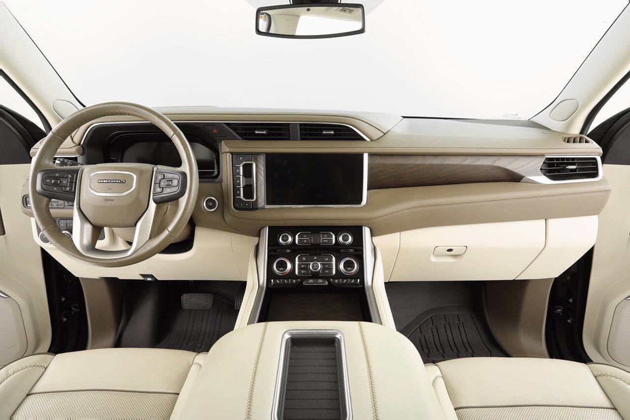 Used 2022 GMC Yukon XL Denali image 12