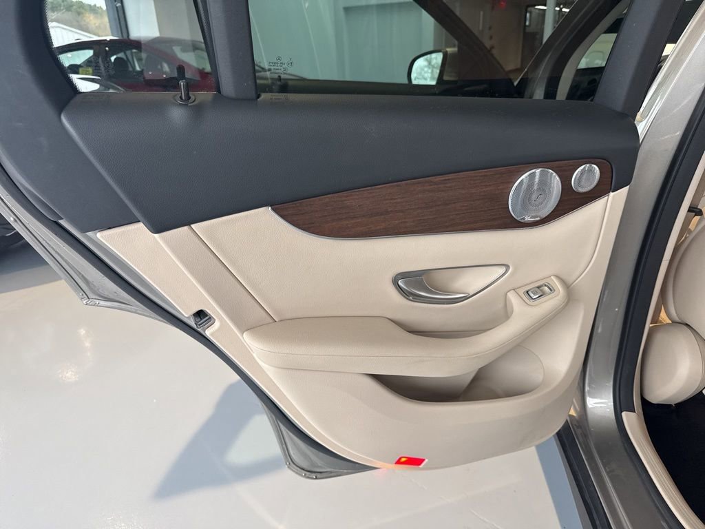 Used 2020 Mercedes-Benz GLC 300 4MATIC image 19