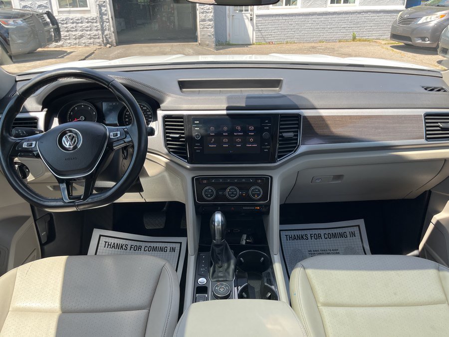 Used 2018 Volkswagen Atlas SEL AWD/4WD image 16