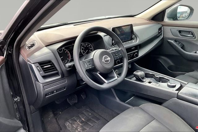 Used 2023 Nissan Rogue S image 12