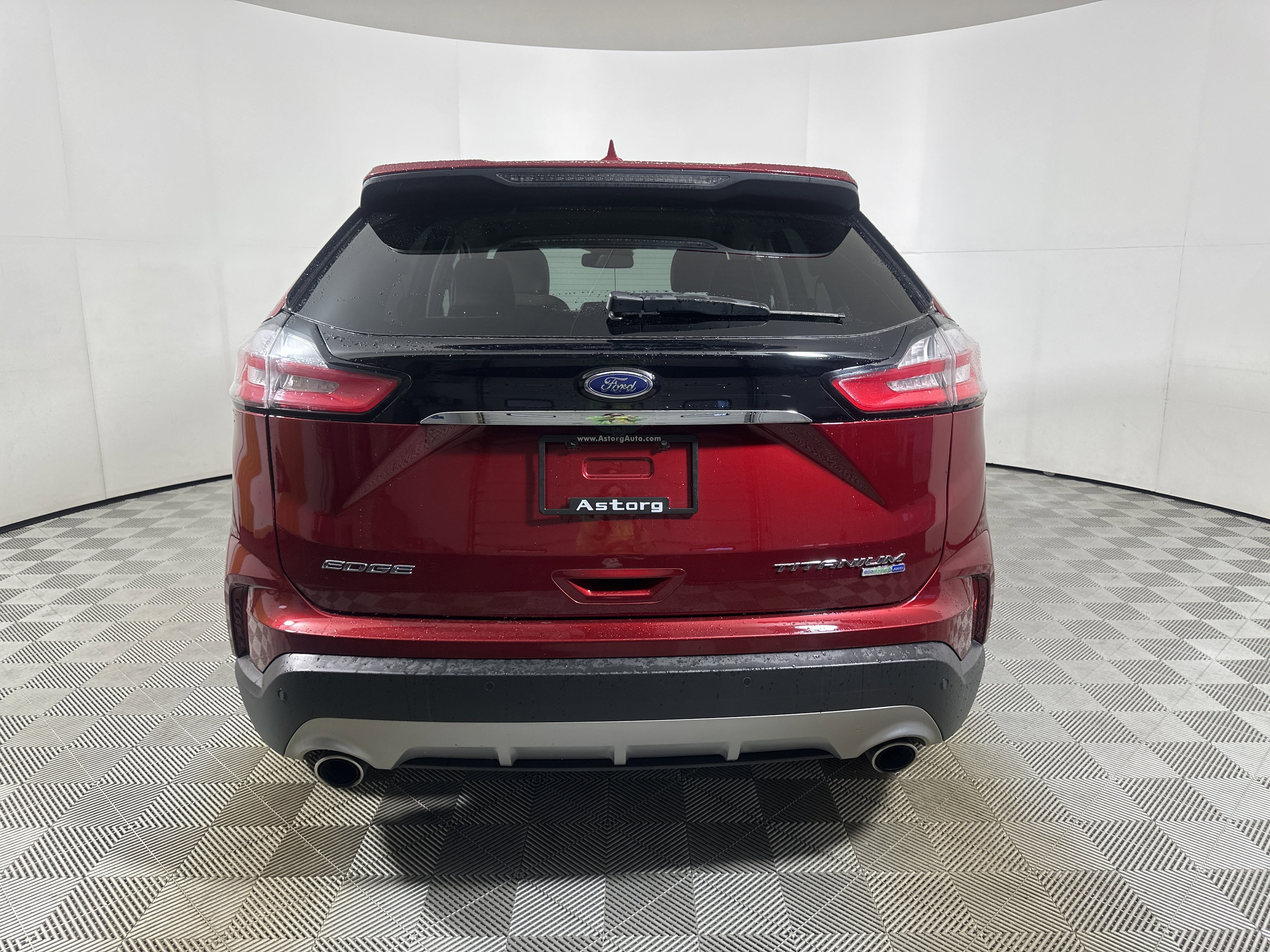 Used 2019 Ford Edge Titanium w/ Cold Weather Package AWD/4WD image 6