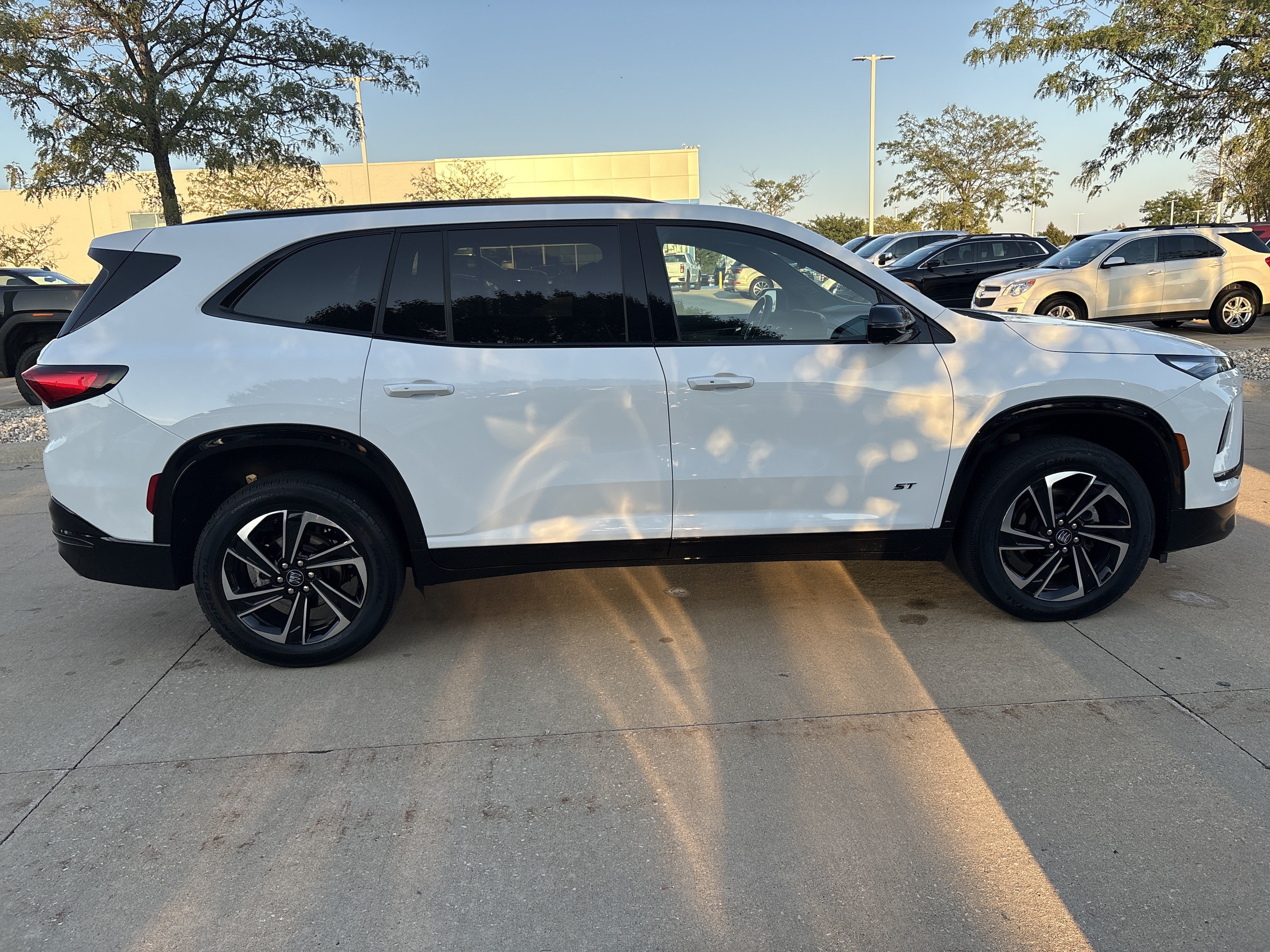 Used 2026 Buick Enclave Sport Touring AWD/4WD image 10