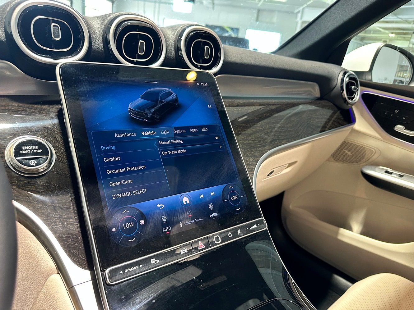 Certified 2025 Mercedes-Benz GLC 300 4MATIC image 9