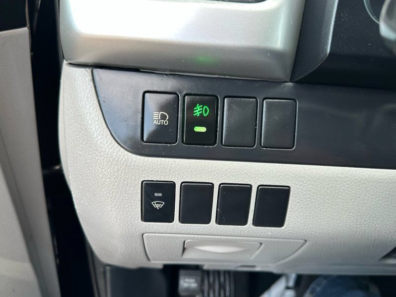 Used 2017 Toyota Highlander LE FWD image 16
