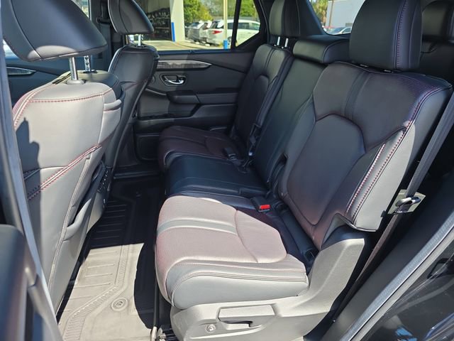 Certified 2025 Honda Pilot Black Edition image 32