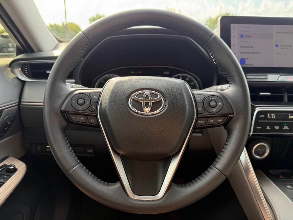 Used 2024 Toyota Venza XLE AWD/4WD image 14