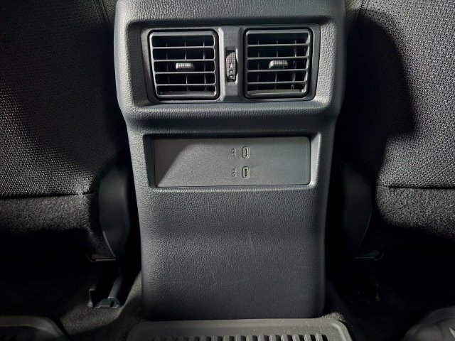Certified 2025 Toyota 4Runner SR5 AWD/4WD image 31