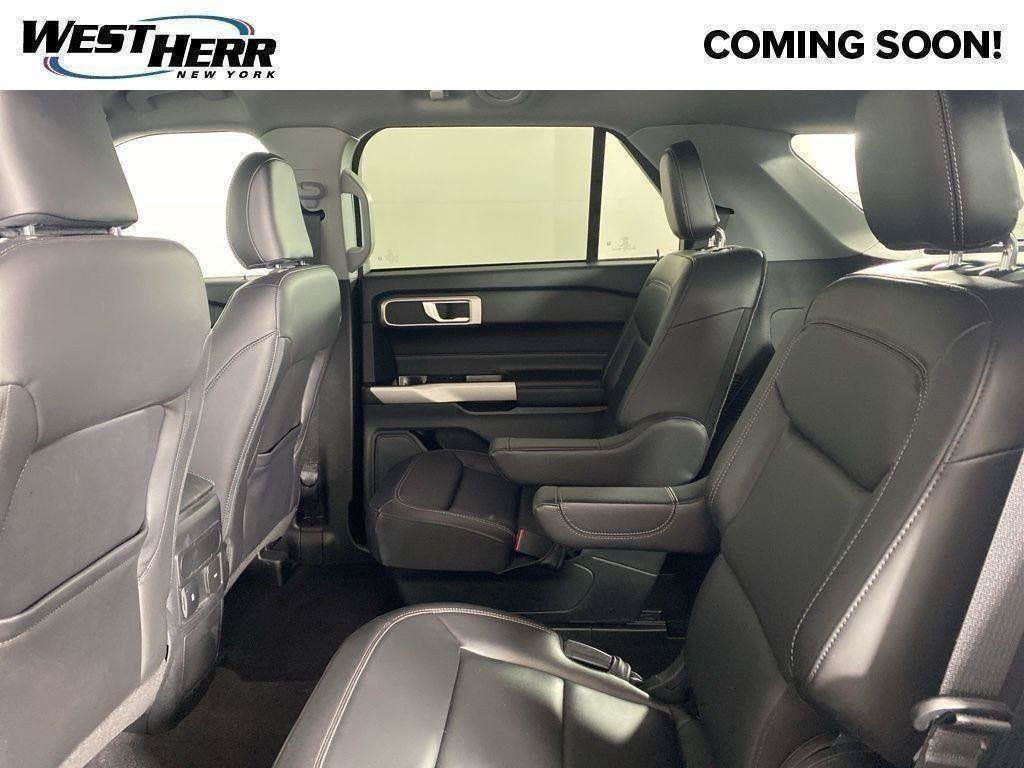 Used 2024 Ford Explorer XLT w/ Equipment Group 202A AWD/4WD image 47