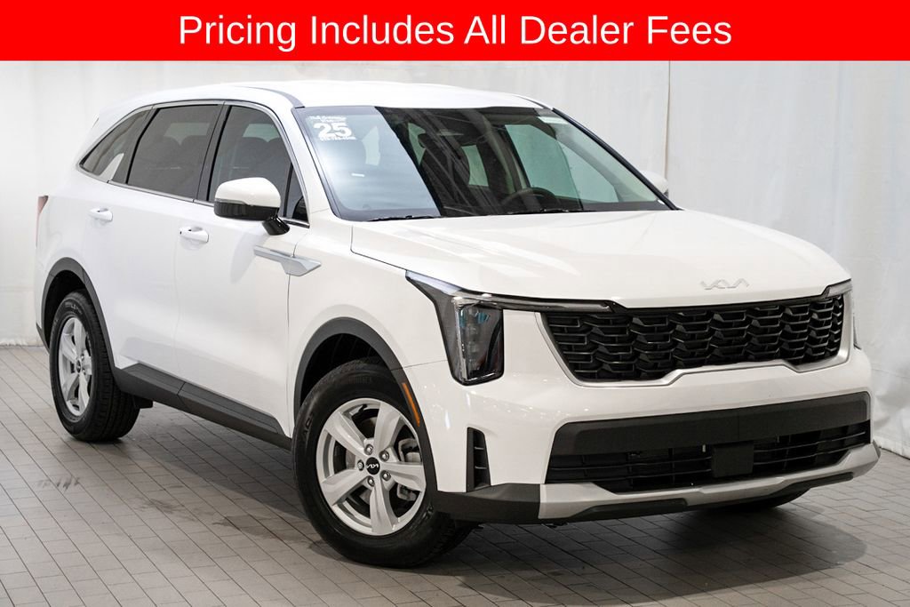 Certified 2025 Kia Sorento LX FWD image 1