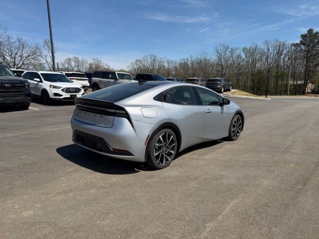Used 2025 Toyota Prius Plug-In Hybrid image 3
