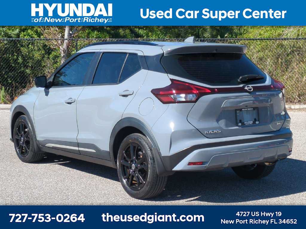 Used 2024 Nissan Kicks SR w/ SR Premium Package FWD image 3
