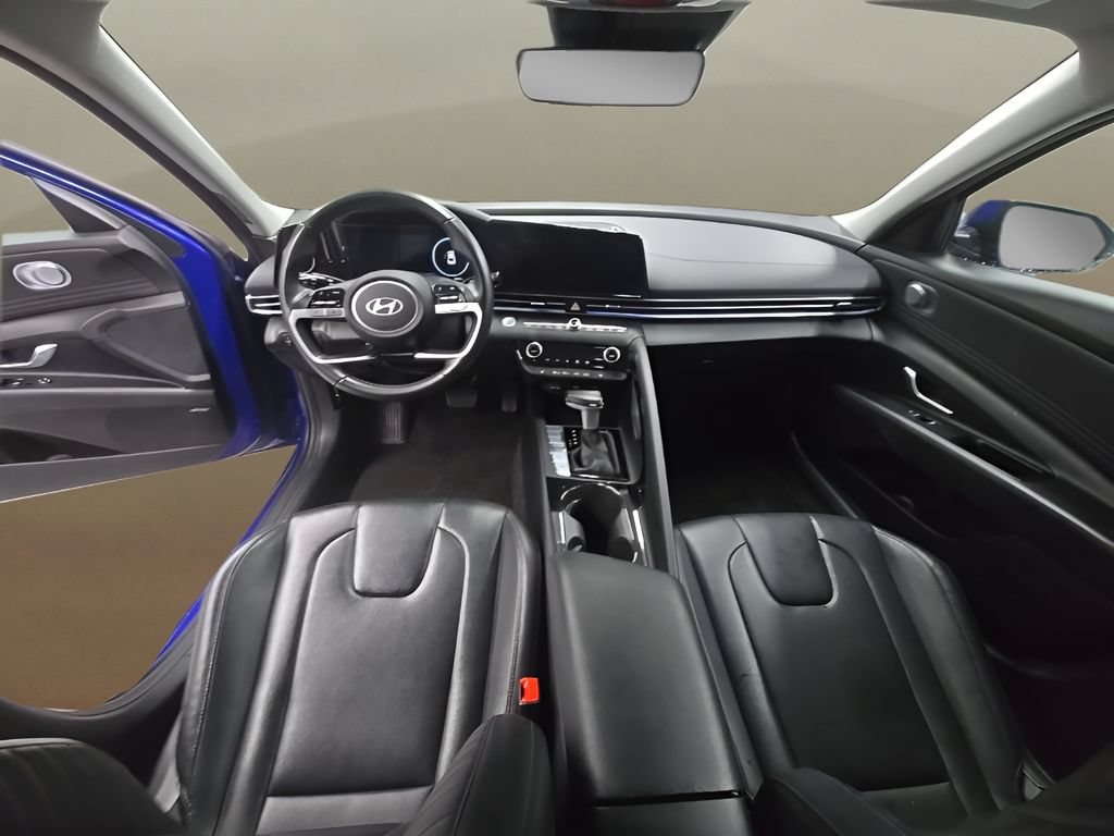 Certified 2025 Hyundai Elantra Limited FWD image 28