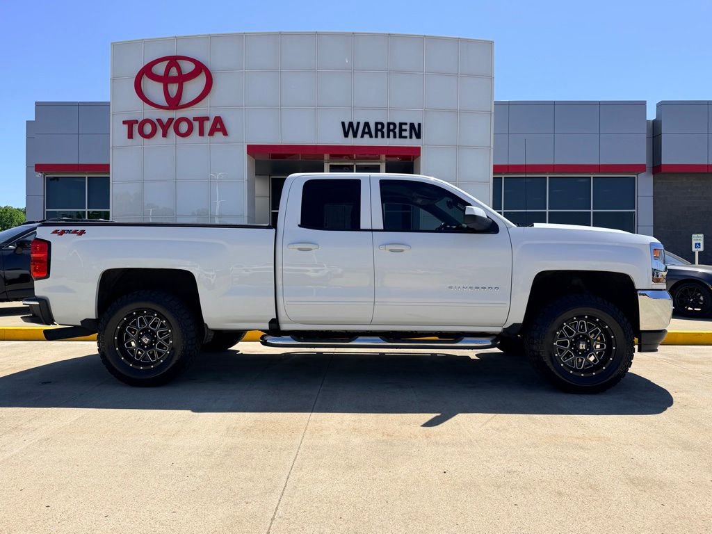 Used 2018 Chevrolet Silverado 1500 LT w/ All Star Edition AWD/4WD image 3