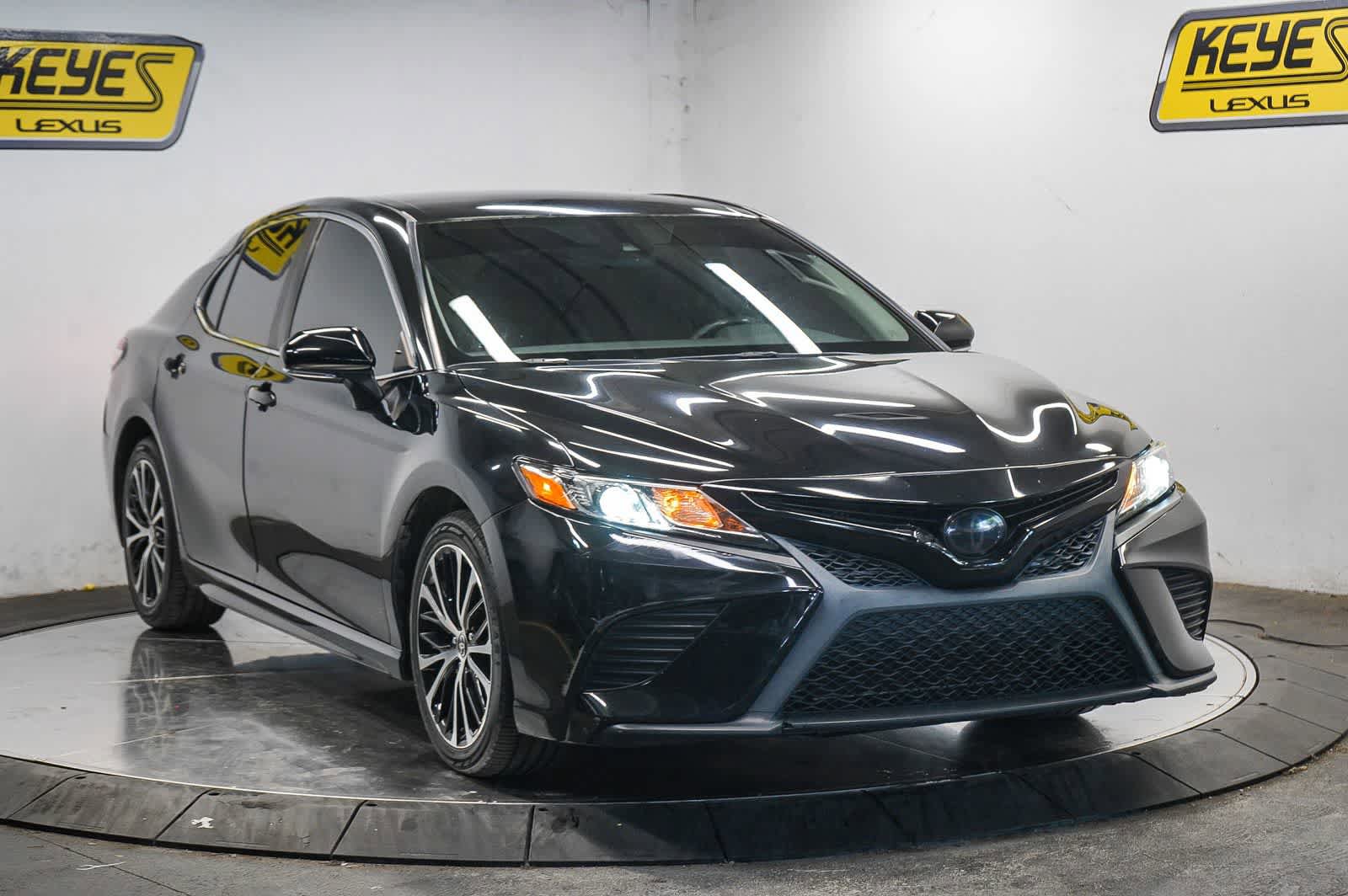 Used 2020 Toyota Camry SE w/ Convenience Package image 5