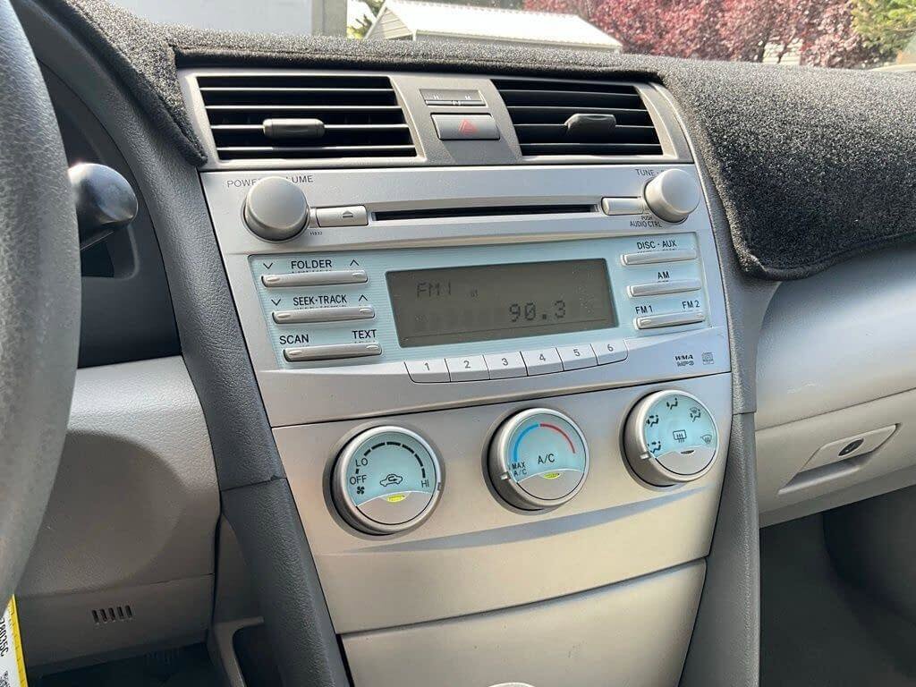 Used 2009 Toyota Camry LE FWD image 12