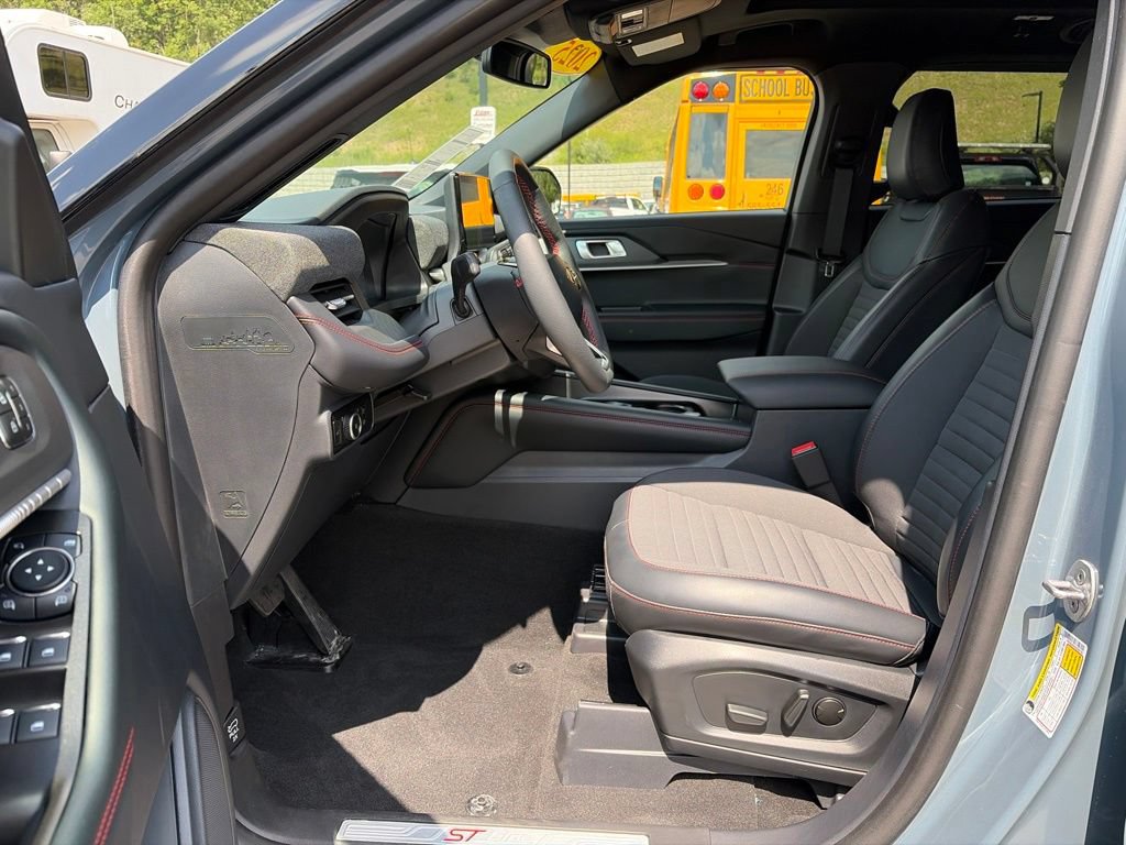 Used 2025 Ford Explorer ST-Line w/ Premium Package AWD/4WD image 10