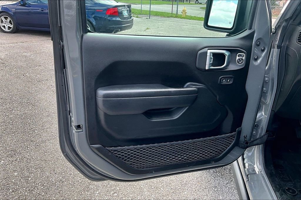 Used 2023 Jeep Gladiator Willys image 23