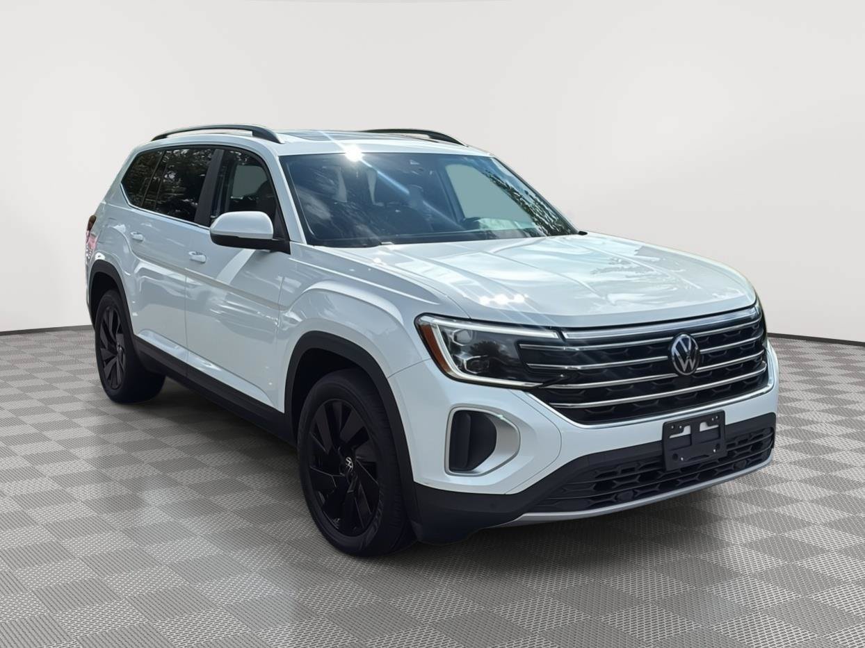 Used 2024 Volkswagen Atlas SE AWD/4WD image 3