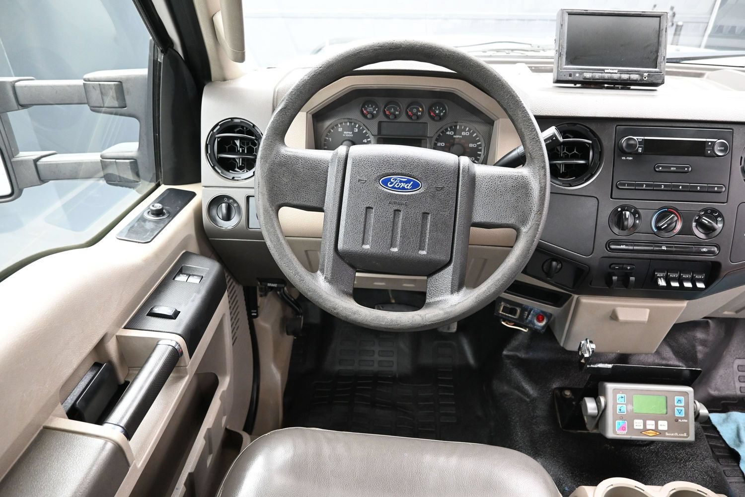 Used 2009 Ford F550 2WD Regular Cab Super Duty image 21