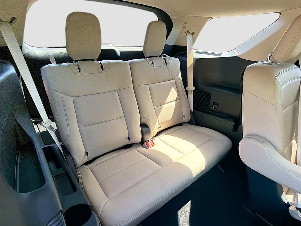 Used 2021 Ford Explorer XLT image 26