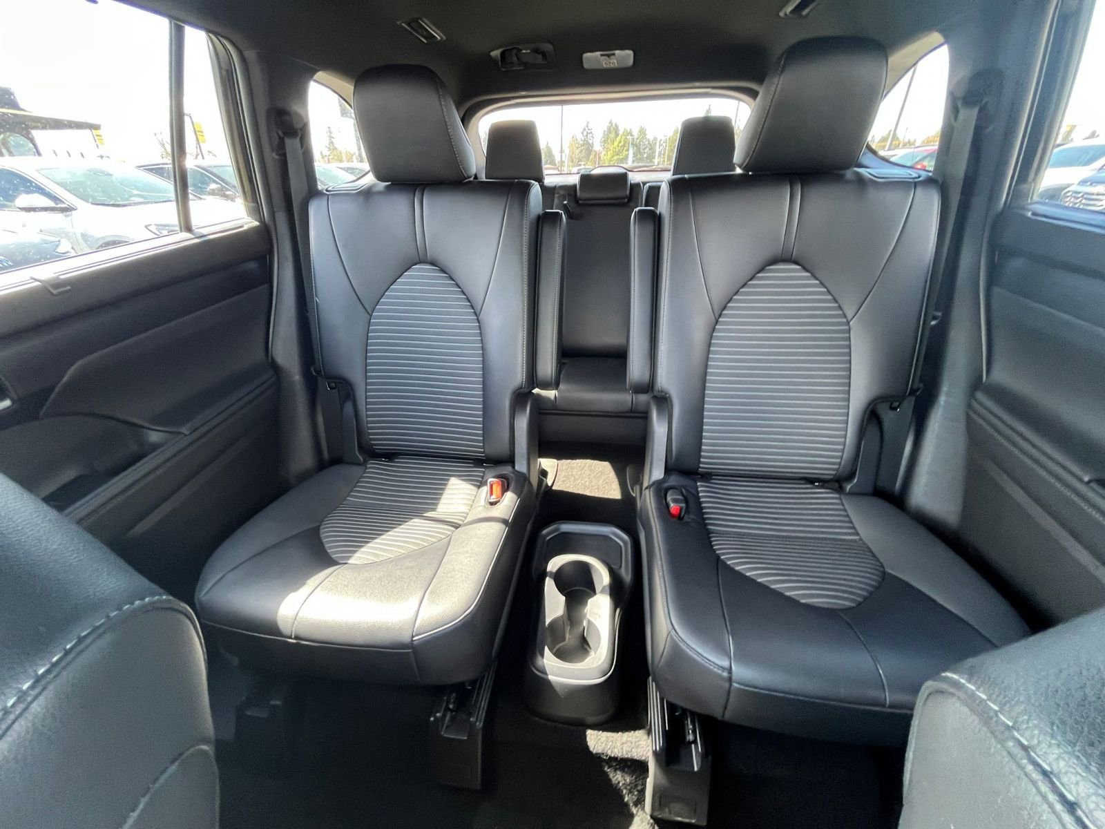 Used 2025 Toyota Highlander XSE image 41