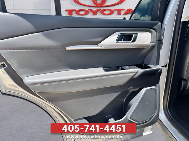 Used 2025 Ford Explorer Active w/ Active Comfort Package AWD/4WD image 19