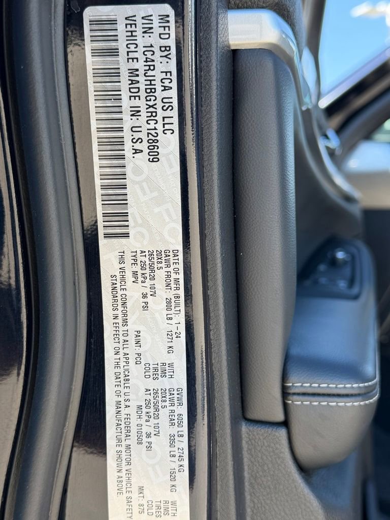 Certified 2024 Jeep Grand Cherokee Limited w/ Black Appearance Package image 28