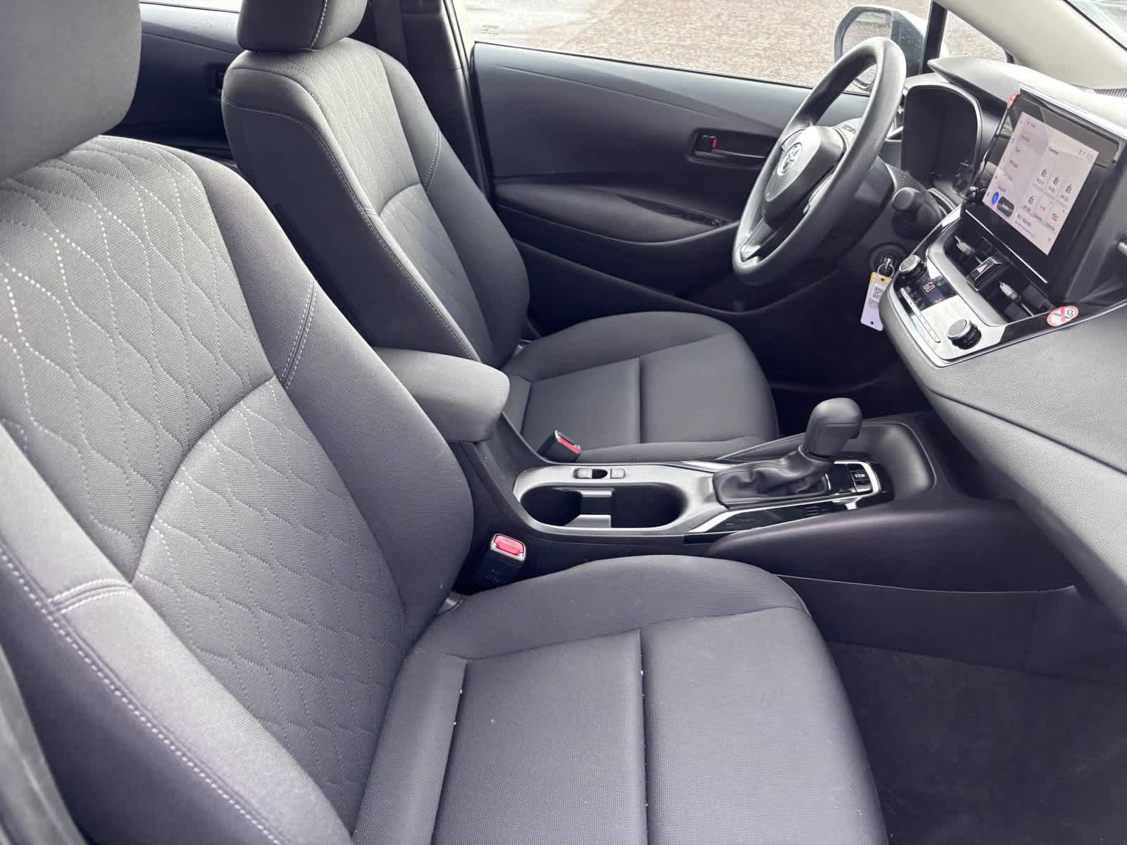 Used 2025 Toyota Corolla LE FWD image 10