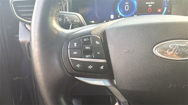 Used 2020 Ford Explorer Platinum w/ Premium Technology Package image 17
