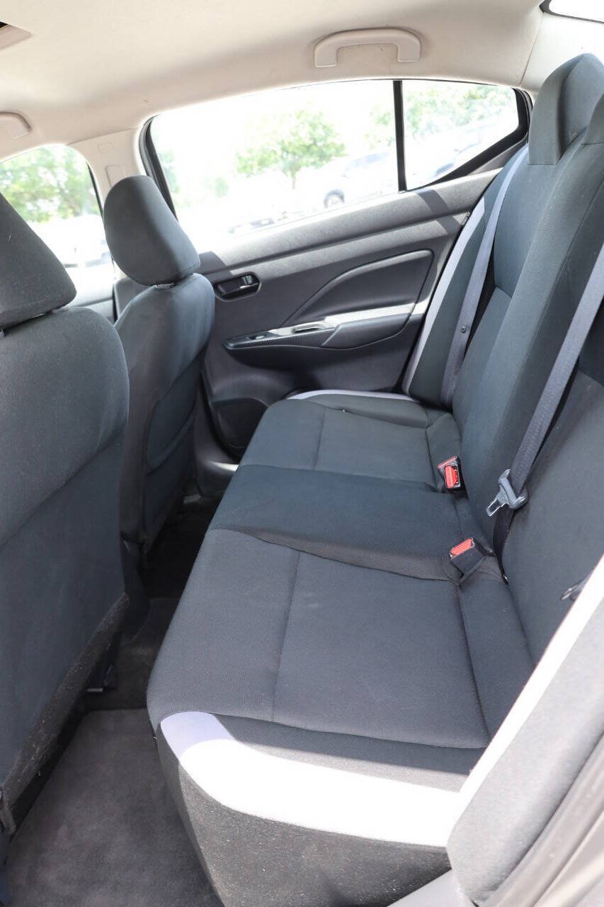 Used 2025 Nissan Versa S w/ Trunk Package FWD image 17