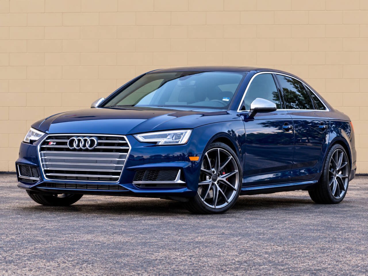 Used 2018 Audi S4 Premium Plus w/ Navigation Package AWD/4WD image 3