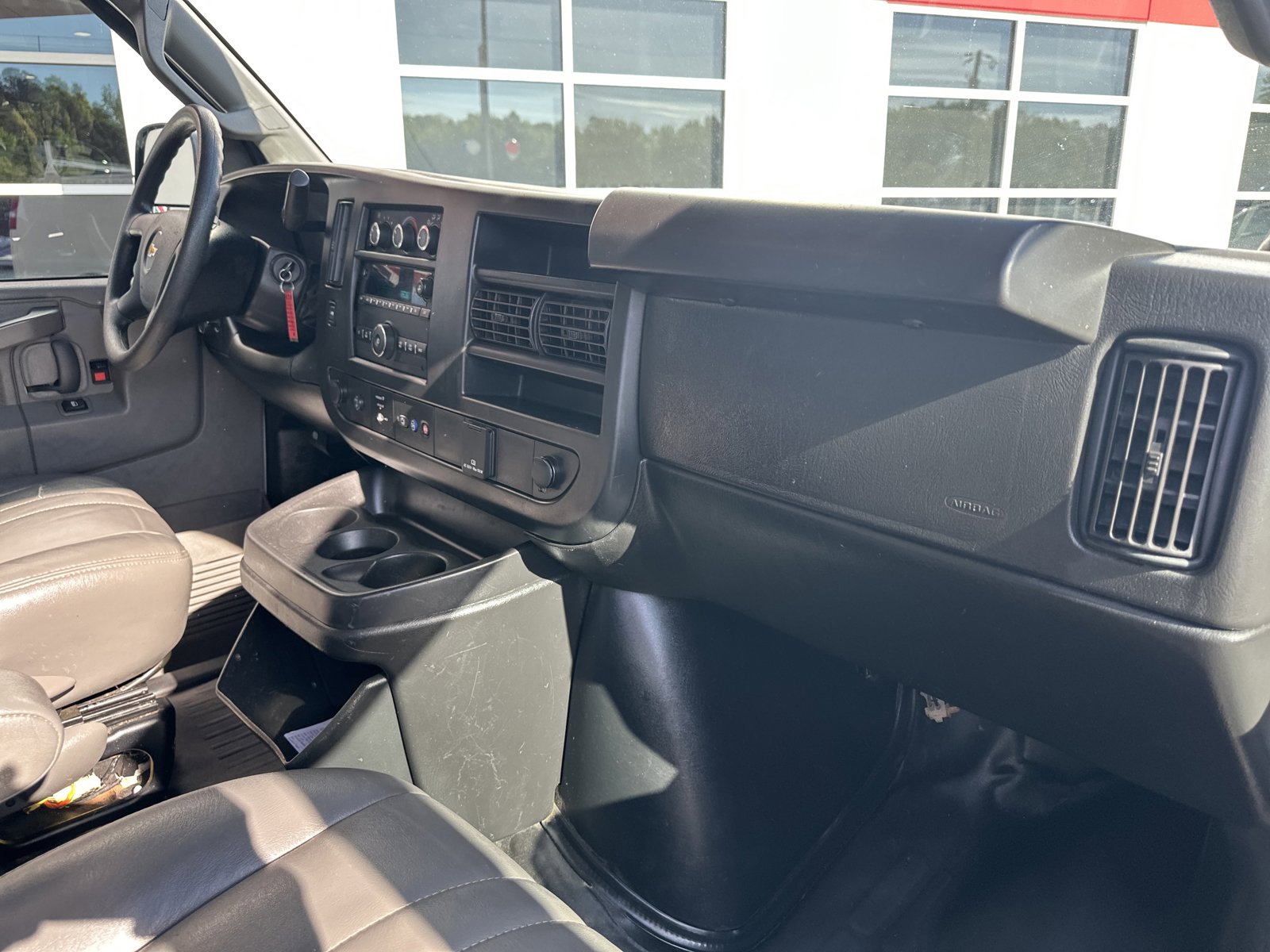 Used 2023 Chevrolet Express 2500 RWD image 21