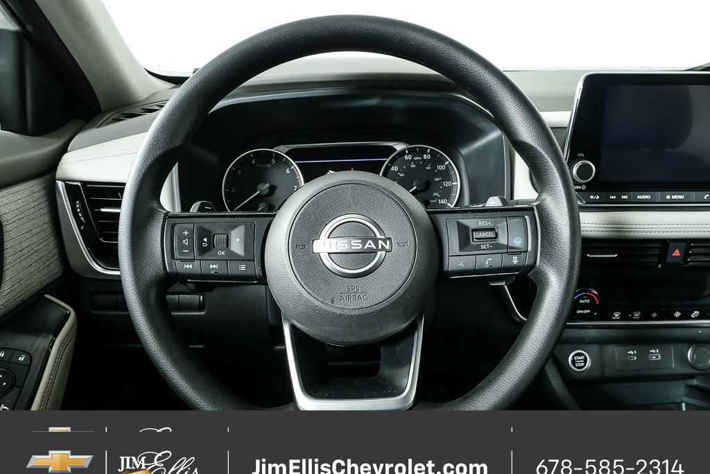 Used 2022 Nissan Rogue SV image 9