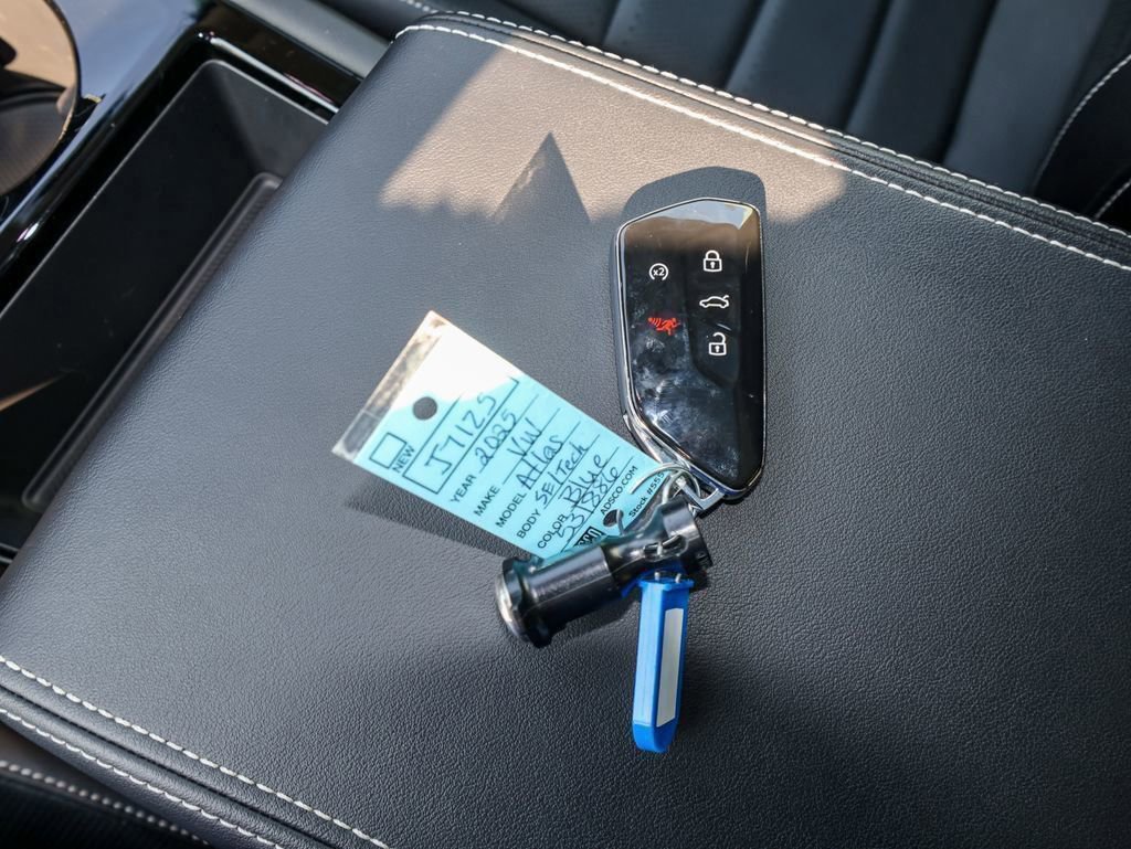 Certified 2024 Volkswagen Atlas SEL image 29