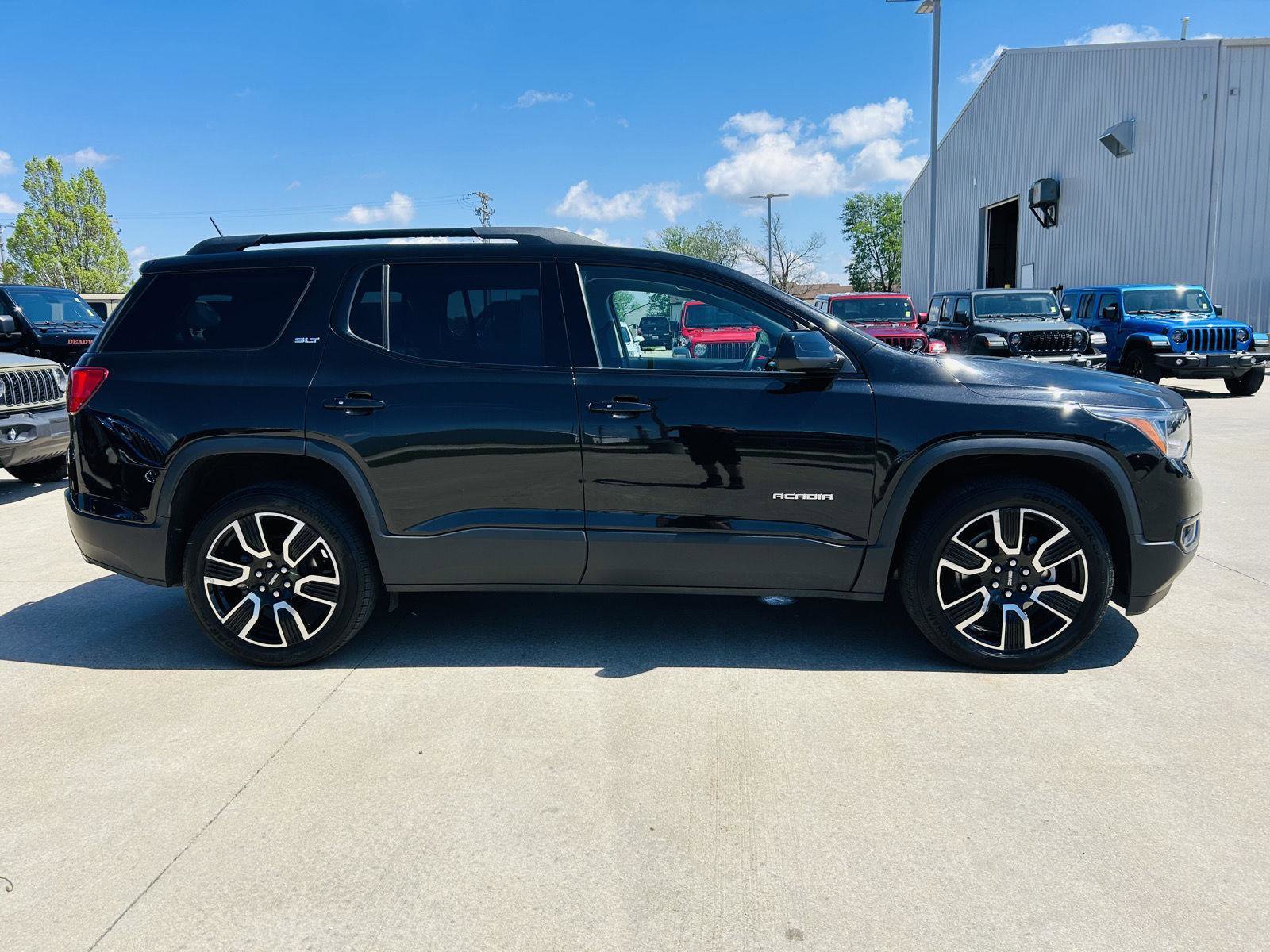 Used 2019 GMC Acadia SLT w/ Black Edition image 45